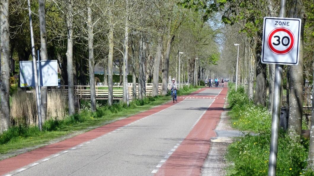 Foto van de Westerweg in de Purmer, 30 km zone