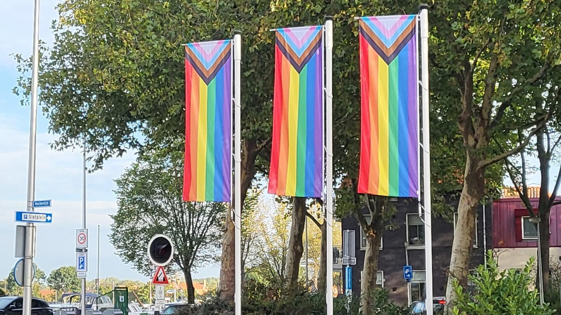 Regenboogvlaggen in Purmerend